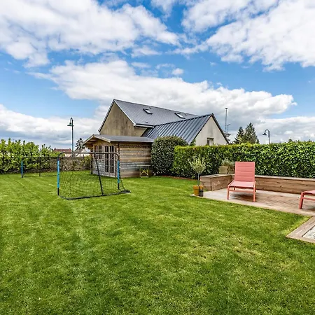 Holiday home 4 Bedroom In Amblainville